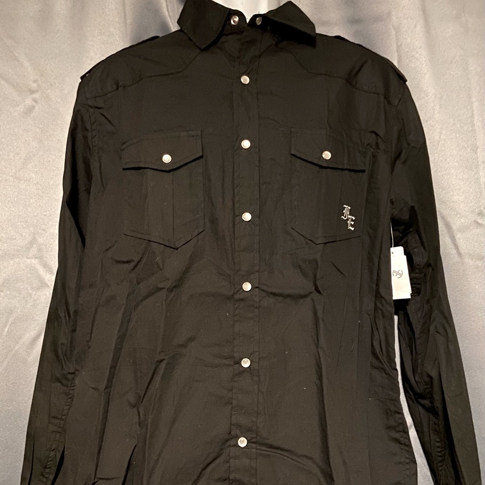 NWT Men’s Foreign Exchange Button Down Shirt L